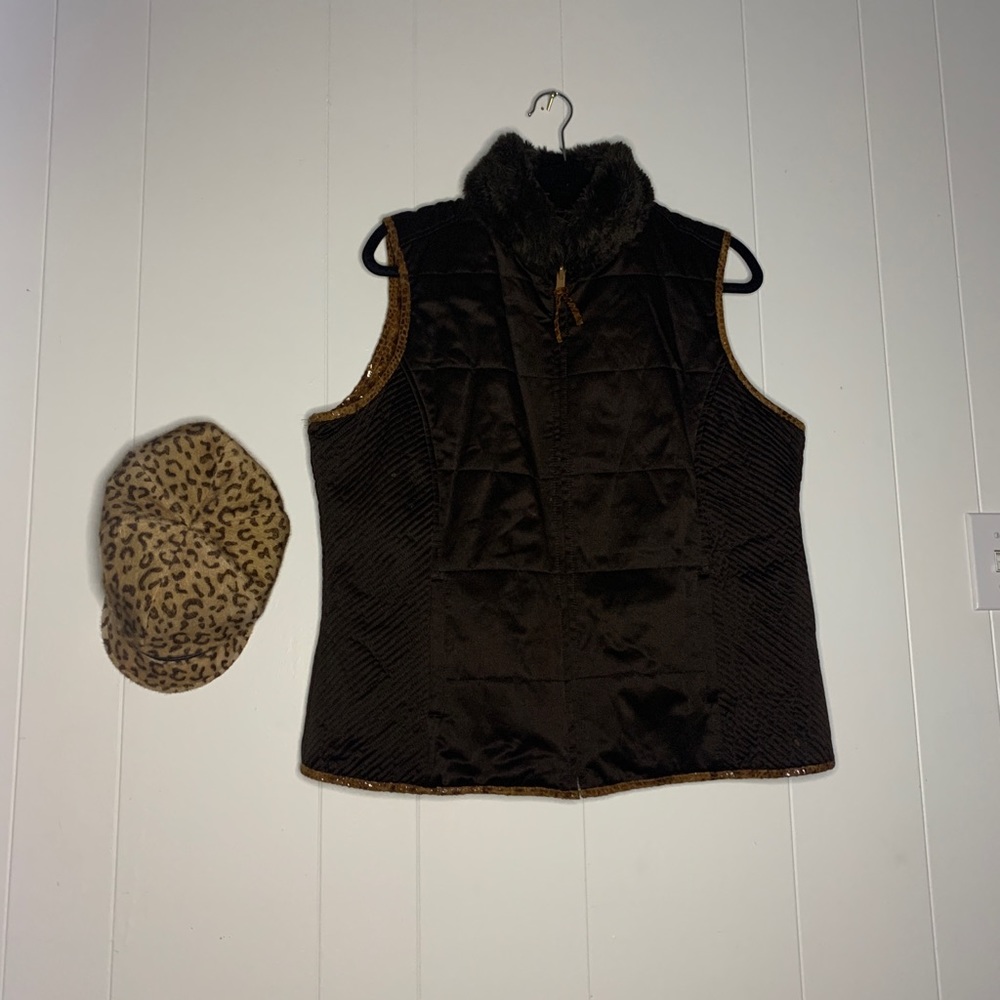 Reversible Vest - Picture 5 of 9